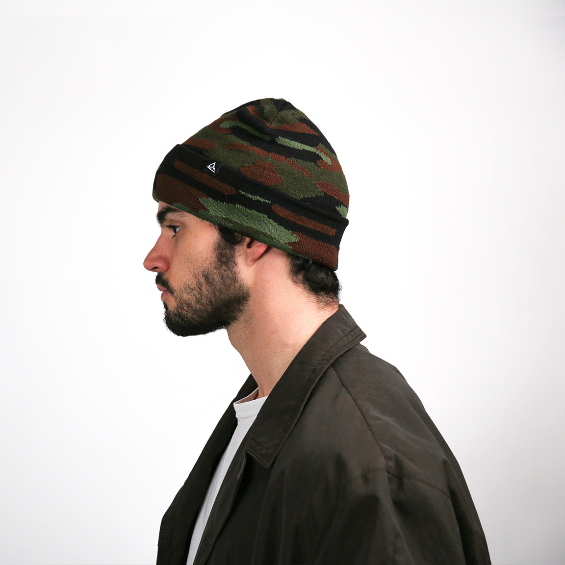 Camo Beanie with Color Stripe Black – Chillmeister
